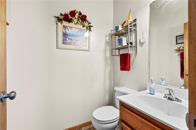 2010 Sugar Creek Dr NW, Cedar Rapids, IA 52405 - photo 5