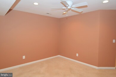 25261 Gothic Square, Chantilly, VA 20152 - photo 2