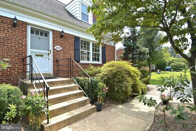 3907 Whispering Ln, Falls Church, VA 22041 - photo 3