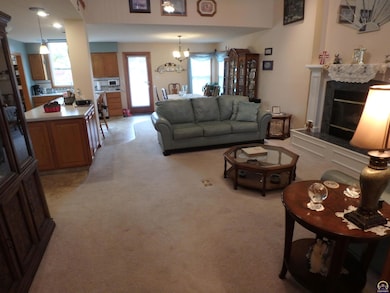 3546 SW Willow Brook Ln, Topeka, KS 66614 - photo 2