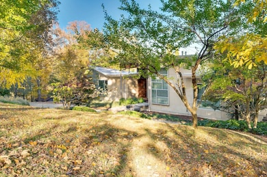 586 Natchez Bend Rd, Nashville, TN 37221 - photo 4