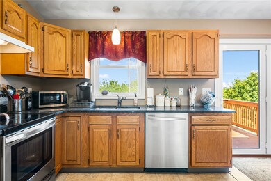 30 Cornell St, Cranston, RI 02920 - photo 5