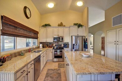 6 - Kitchen