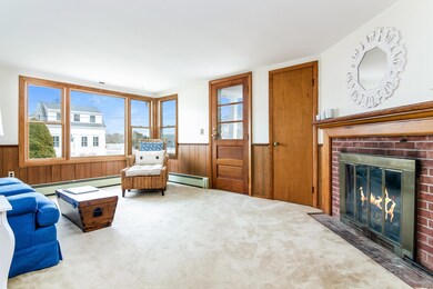 Living Room w/fireplace