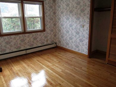 Bedroom. ahhhhhh!  gleaming!