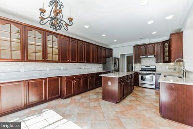 351 E Armstrong Dr, Fountainville, PA 18923 - photo 7