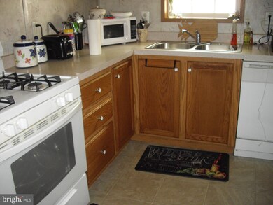 9905 Rhodes Way, White Plains, MD 20695 - photo 5