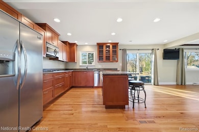 5595 Birdview Heights, Orchard Lake, MI 48324 - photo 4