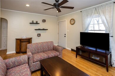 3506 Jefferson Ave, Des Moines, IA 50310 - photo 4