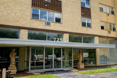 7250 N Western Ave unit 506, Chicago, IL 60645 - photo 3