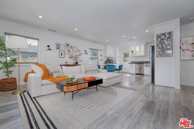 21016 Costanso St, Woodland Hills, CA 91364 - photo 2