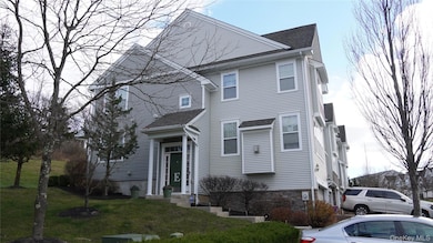 1402 Hawthorn Way, New Windsor, NY 12553 - photo 4