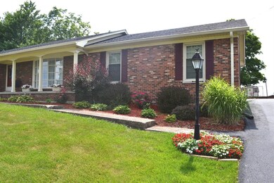 994 Beaumont Ave, Harrodsburg, KY 40330 - photo 2