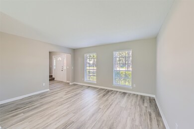 7863 Maple Brook Ln, Houston, TX 77095 - photo 3
