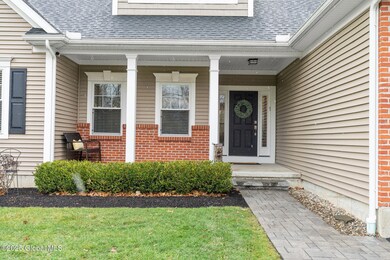 5-web-or-mls-16-font-grove-rd