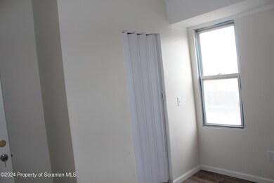 1122 Luzerne St unit B, Scranton, PA 18504 - photo 7