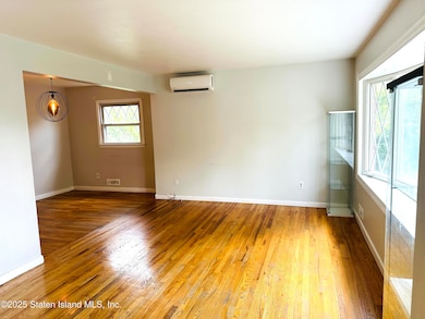 11W1-LIVING ROOM & DINNING COMB