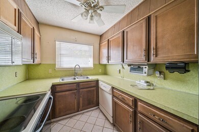 8-web-or-mls-2922-w-65th-st