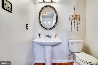 8639 Spring Creek Ct, Springfield, VA 22153 - photo 6