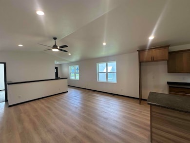 1213 Vanderbraak St, Green Bay, WI 54302 - photo 4