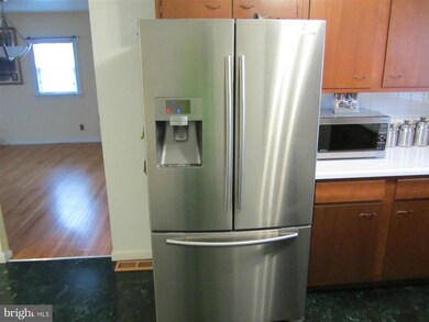 1370 Beacon St, Keyser, WV 26726 - photo 6