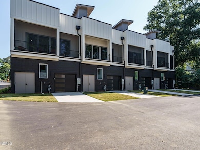 1527 Urban Trace Ln, Raleigh, NC 27608 - photo 2