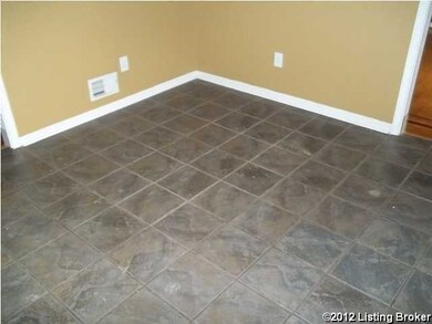 5520 Briarhill Dr, Floyds Knobs, IN 47119 - photo 7