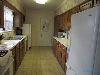 2564 104th St, Toledo, OH 43611 - photo 5