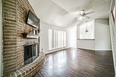 3103 Quail Run Dr, Alvin, TX 77511 - photo 4