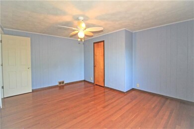 301 Meadow Ln, Herminie, PA 15637 - photo 3