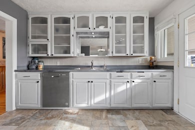 518 Sandow Rd, Midland, MI 48640 - photo 7