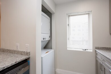 70 Saint James St unit 301, Roxbury, MA 02119 - photo 5