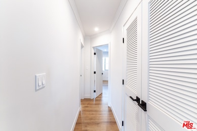 4865 Saint Elmo Dr unit 4, Los Angeles, CA 90019 - photo 7