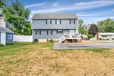 148 Parker Rd, Wakefield, MA 01880 - photo 4