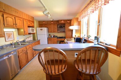 16 Greenlay St, Nashua, NH 03063 - photo 3