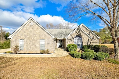 719 Overlook Dr, Winder, GA 30680 - photo 6