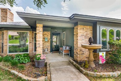 320 Warbler Dr, Bedford, TX 76021 - photo 3