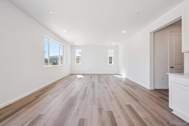 9164 Telluride Ct, Commerce City, CO 80022 - photo 3