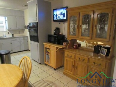 2800 Spruce St, Kilgore, TX 75662 - photo 5