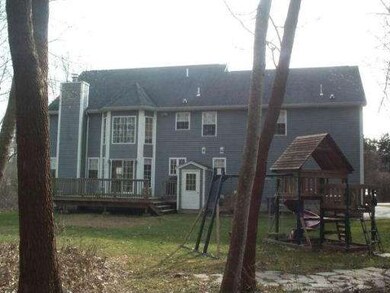 5 Everett St, South Dartmouth, MA 02748 - photo 3