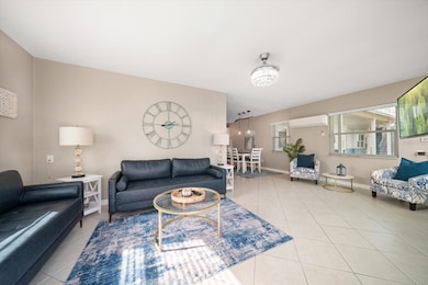 16 Paradise Ln unit 101, Treasure Island, FL 33706 - photo 2