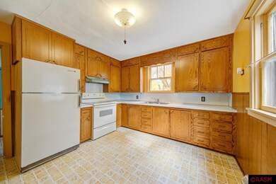 903 903 E 15th St, Glencoe, MN 55336 - photo 7