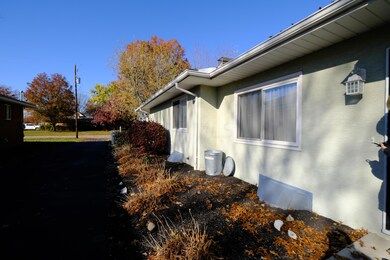 798 Bernhard Rd, Columbus, OH 43213 - photo 5