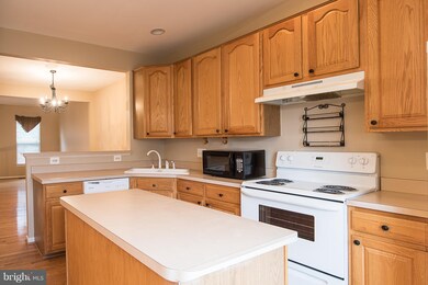 7619 Duneiden Ln, Manassas, VA 20109 - photo 4