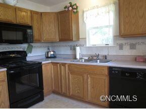 3203 Blue Goose Ct, Hendersonville, NC 28792 - photo 7