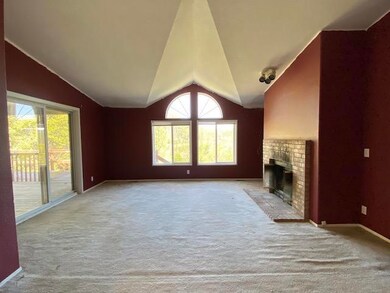 431-433124 Family Room
