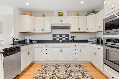 Grand Victorian unit 503, Old Orchard Beach, ME 04064 - photo 2