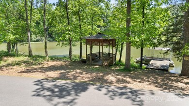 438 Lake Shore Dr, Fort Mill, SC 29715 - photo 5