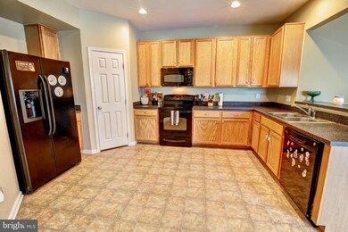 25051 White Sands Dr, Chantilly, VA 20152 - photo 5