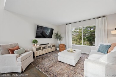 4658 Tiger Lily Trail unit 6, Clarkston, MI 48346 - photo 5